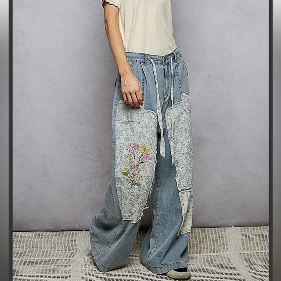 *NWT* POL Boho Floral Patchwork Light Blue Wide-Leg Jean Pants Sz Small